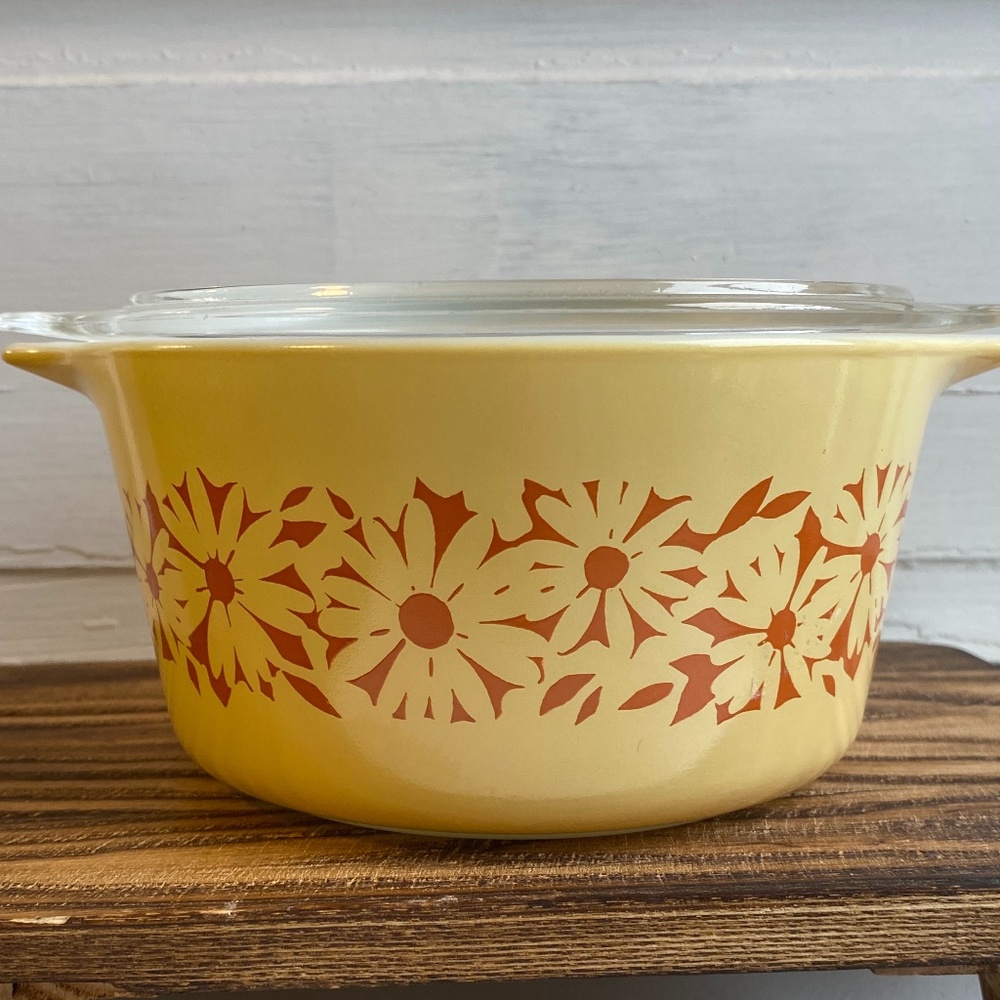 RARE Vintage PYREX Daisy Silhouette Promotional 473-B Casserole Dish w Lid 1978